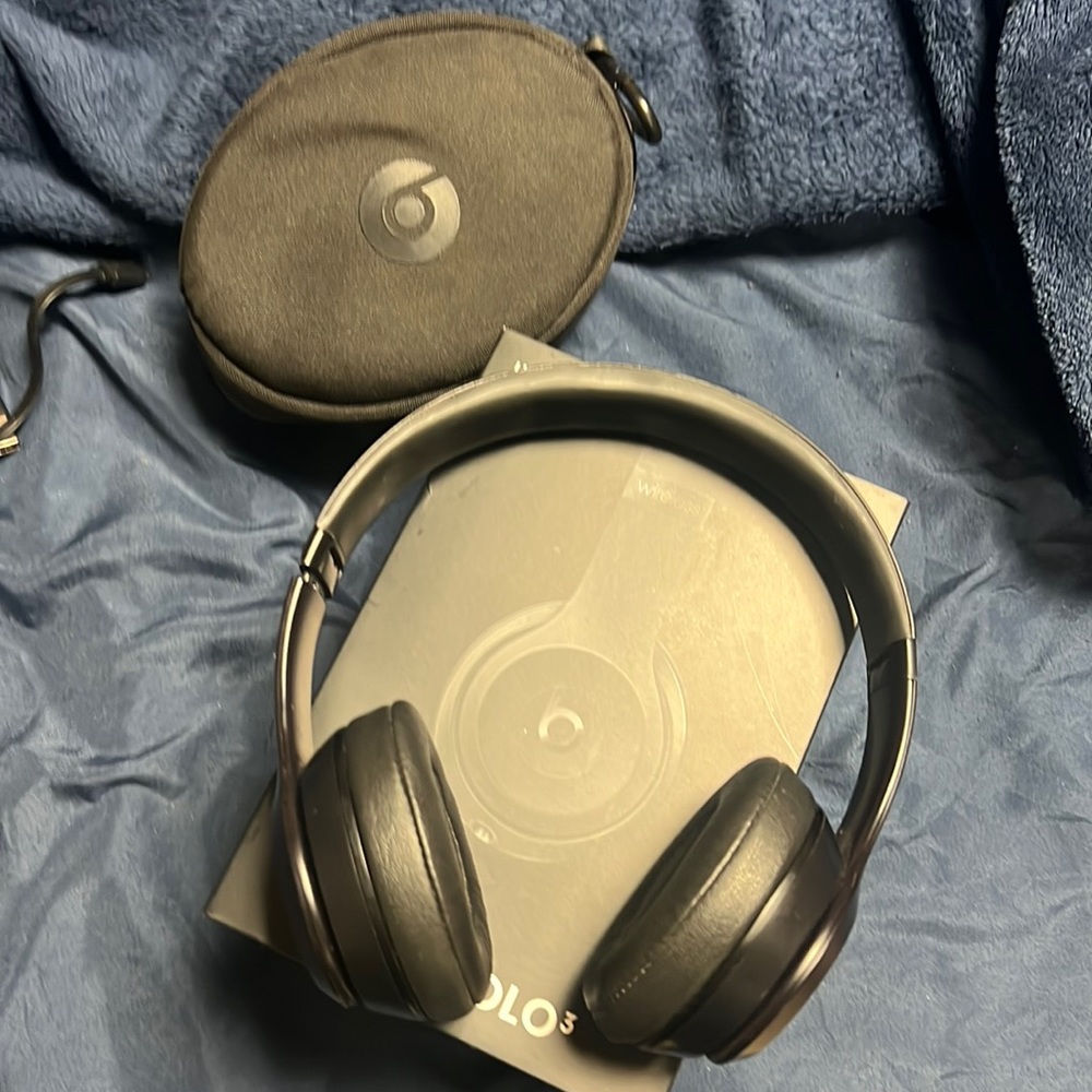 Beats solo 3s wireless